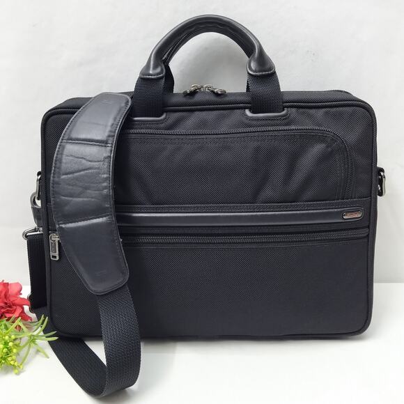 Tumi Handbags - Tumi 2 Way Black Nylon Zipper Around Laptop Briefcase Messenger Bag